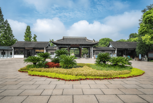 Outdoor Living & Landscaping