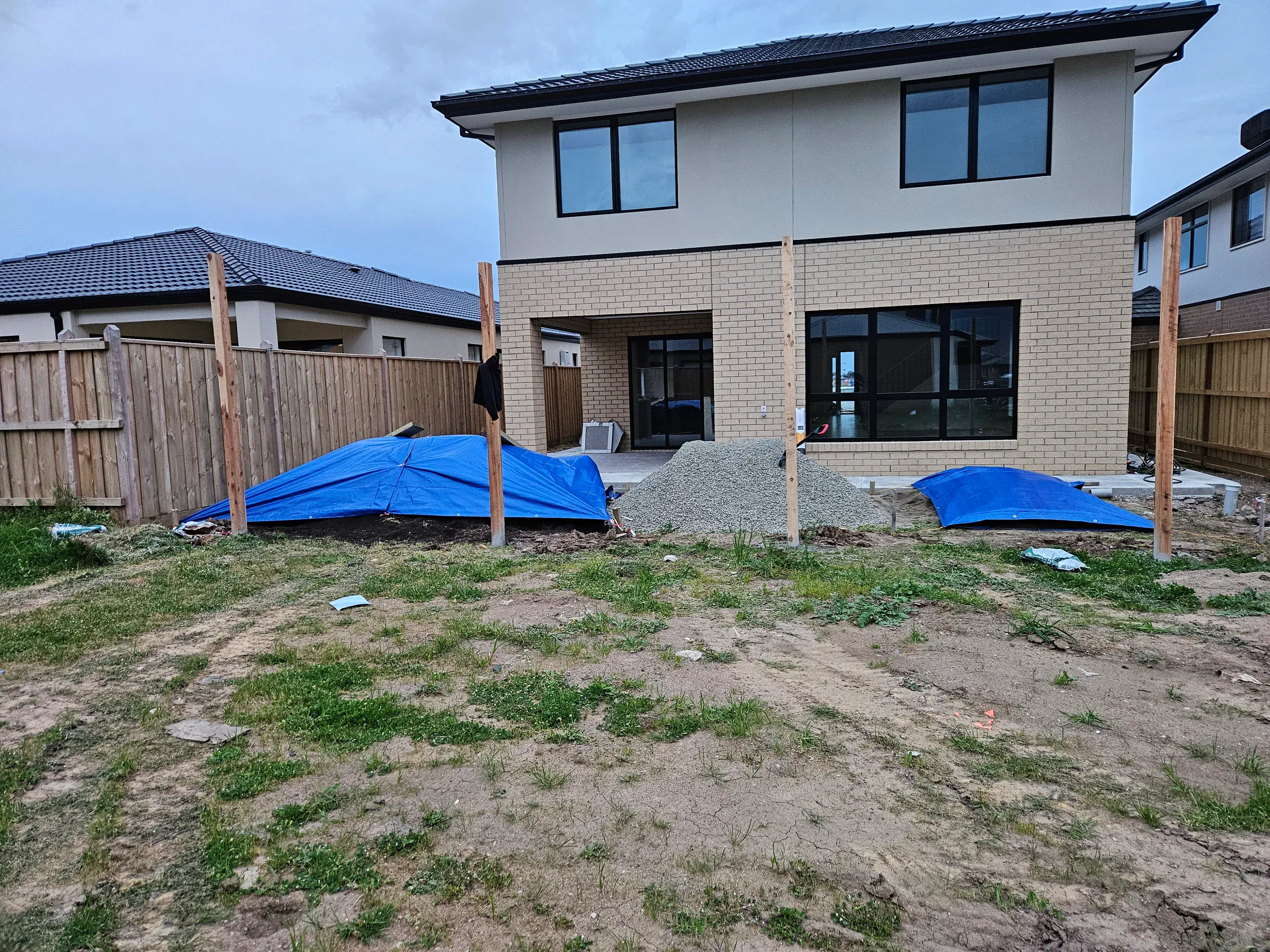 Timber paling fencing installation