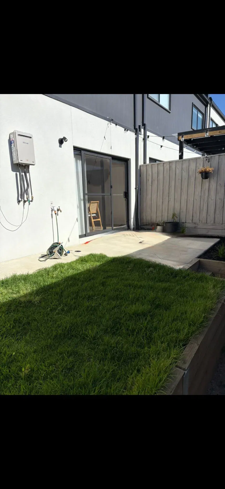 Cranbourne composite decking — framing through to finished boards